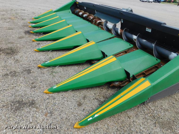 image for item DB9406 2010 Drago N8 corn head