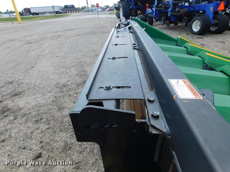 image for item DB9406 2010 Drago N8 corn head