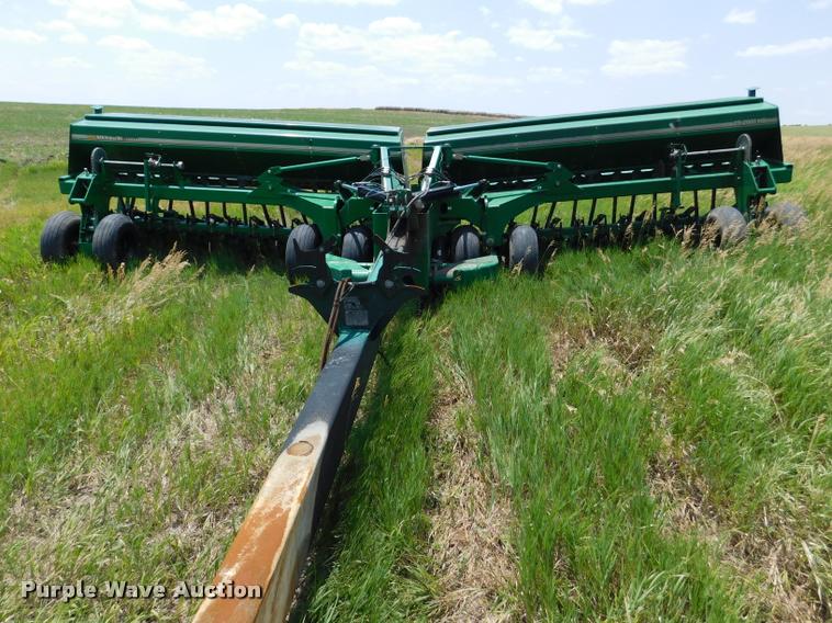 image for item DB9409 2010 Great Plains 2S-2600HD-3210 no-till grain drill