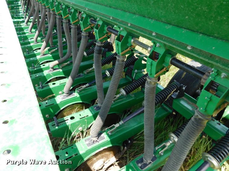 image for item DB9409 2010 Great Plains 2S-2600HD-3210 no-till grain drill