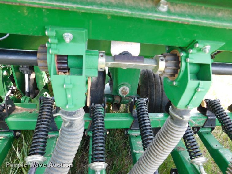 image for item DB9409 2010 Great Plains 2S-2600HD-3210 no-till grain drill