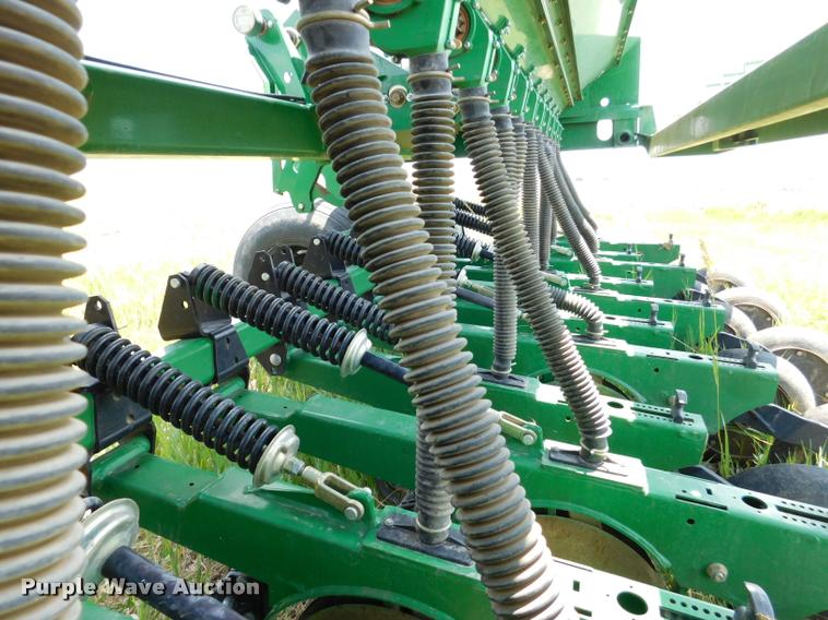 image for item DB9409 2010 Great Plains 2S-2600HD-3210 no-till grain drill