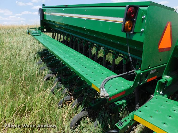 image for item DB9409 2010 Great Plains 2S-2600HD-3210 no-till grain drill