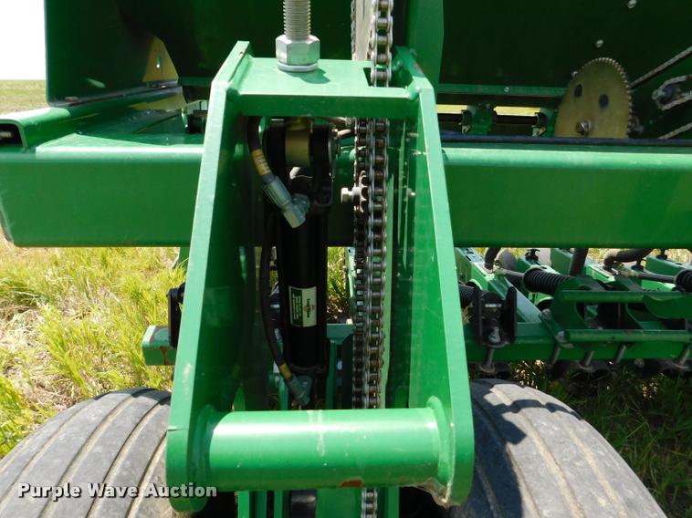 image for item DB9409 2010 Great Plains 2S-2600HD-3210 no-till grain drill