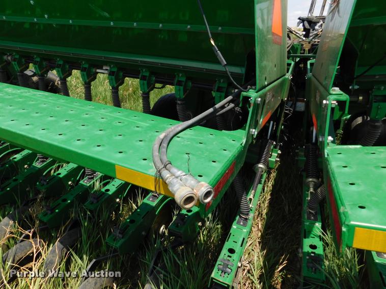 image for item DB9409 2010 Great Plains 2S-2600HD-3210 no-till grain drill