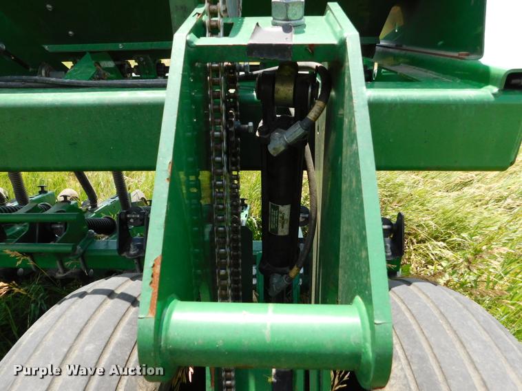 image for item DB9409 2010 Great Plains 2S-2600HD-3210 no-till grain drill