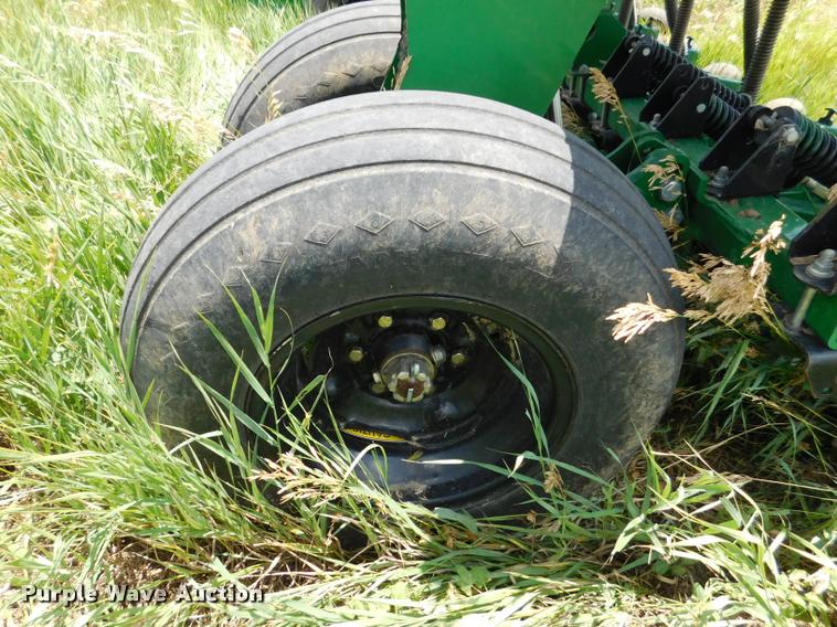 image for item DB9409 2010 Great Plains 2S-2600HD-3210 no-till grain drill