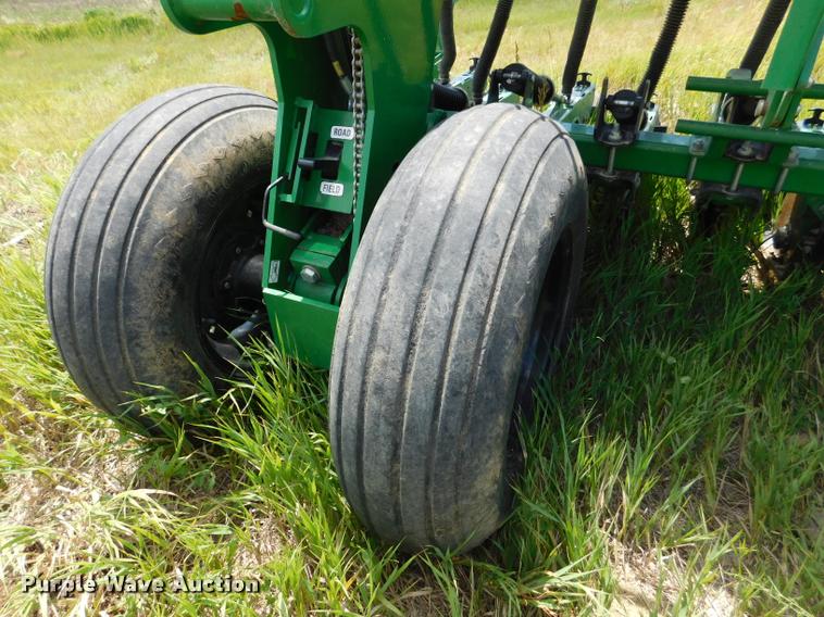 image for item DB9409 2010 Great Plains 2S-2600HD-3210 no-till grain drill