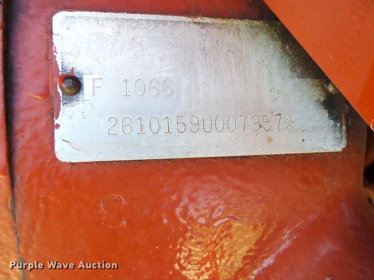 image for item DF9333 1971 International 1066 tractor