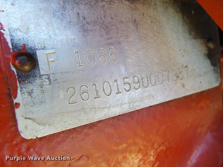 image for item DF9333 1971 International 1066 tractor