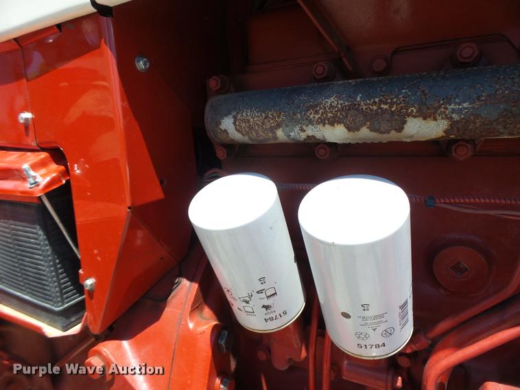 image for item DF9333 1971 International 1066 tractor