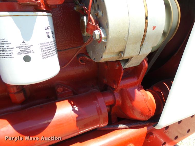 image for item DF9333 1971 International 1066 tractor