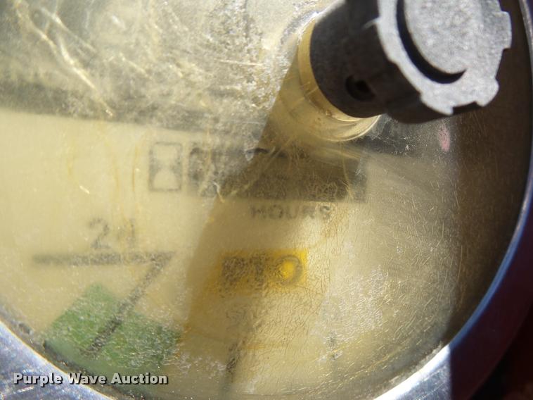 image for item DF9333 1971 International 1066 tractor