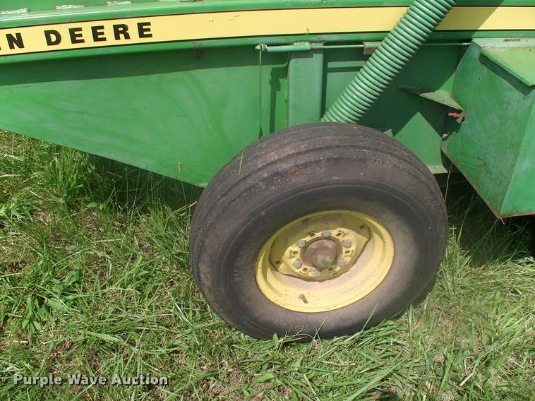 image for item DK9607 1981 John Deere 510 round baler