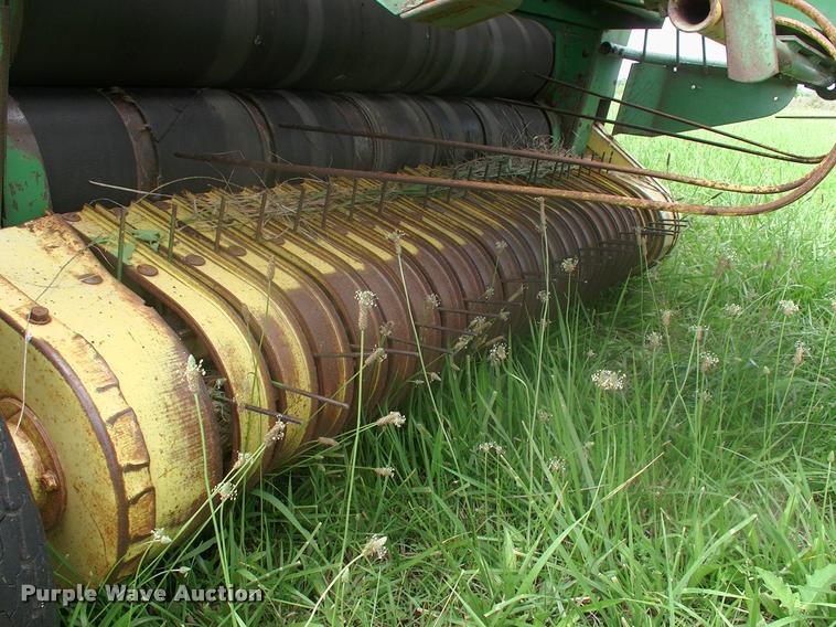 image for item DK9607 1981 John Deere 510 round baler