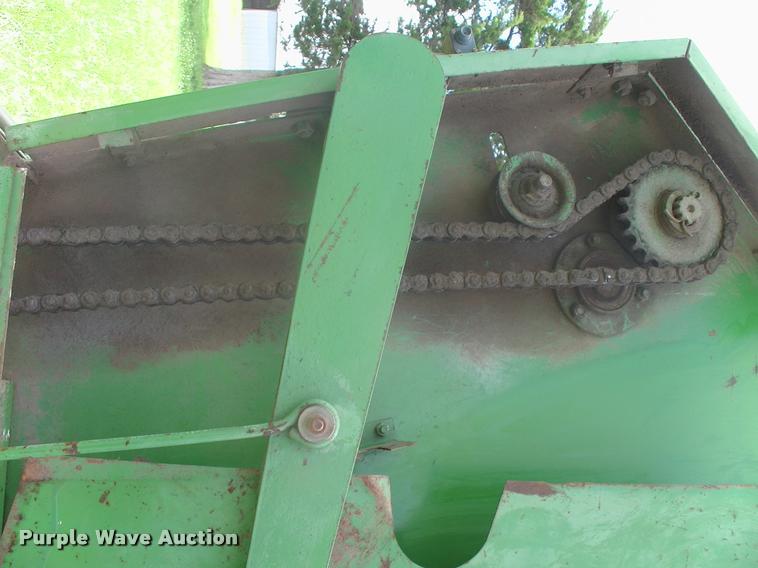 image for item DK9607 1981 John Deere 510 round baler