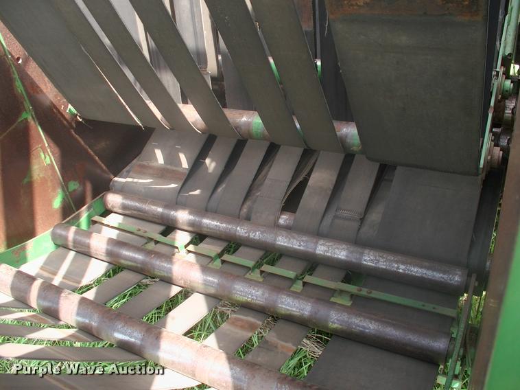 image for item DK9607 1981 John Deere 510 round baler