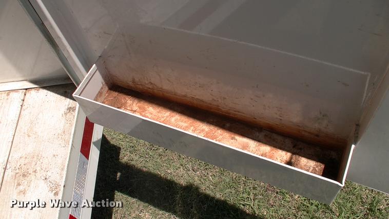 image for item DK9635 2015 CM CMH1243-16 horse trailer