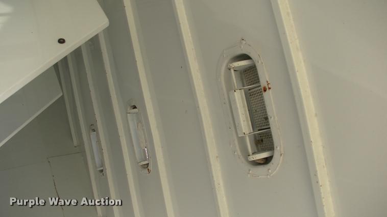 image for item DK9635 2015 CM CMH1243-16 horse trailer