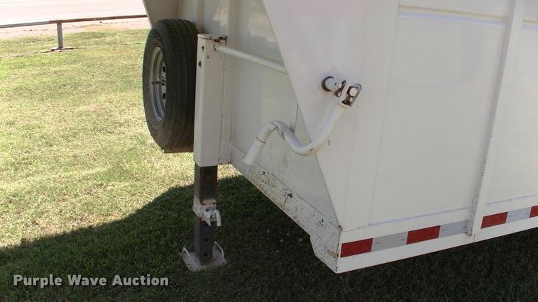 image for item DK9635 2015 CM CMH1243-16 horse trailer