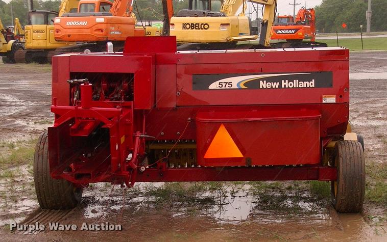 image for item DK9639 2007 New Holland 575 small square baler