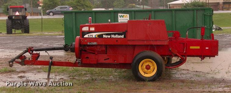 image for item DK9639 2007 New Holland 575 small square baler
