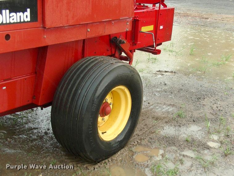 image for item DK9639 2007 New Holland 575 small square baler