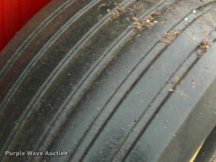 image for item DK9639 2007 New Holland 575 small square baler