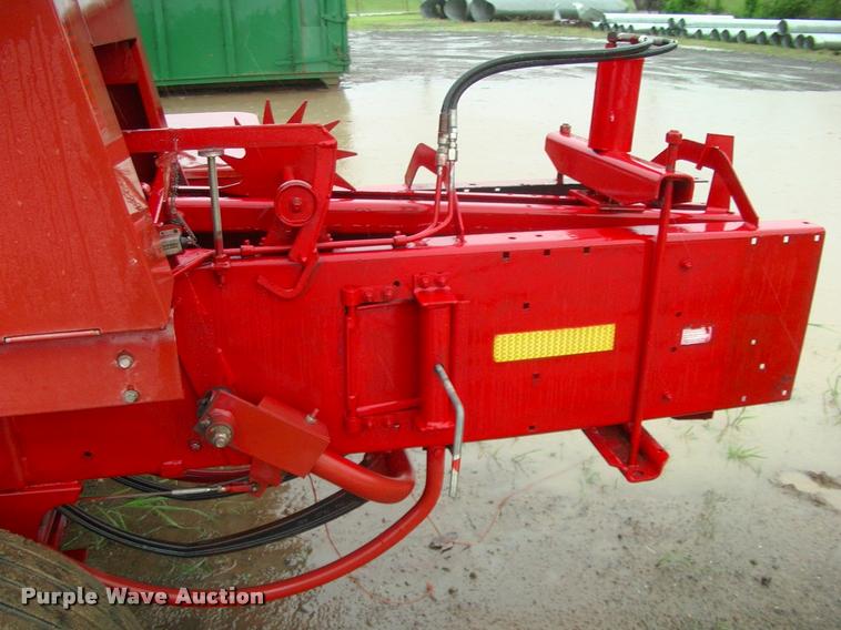 image for item DK9639 2007 New Holland 575 small square baler