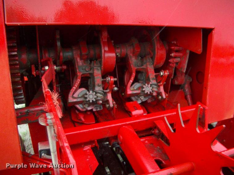 image for item DK9639 2007 New Holland 575 small square baler