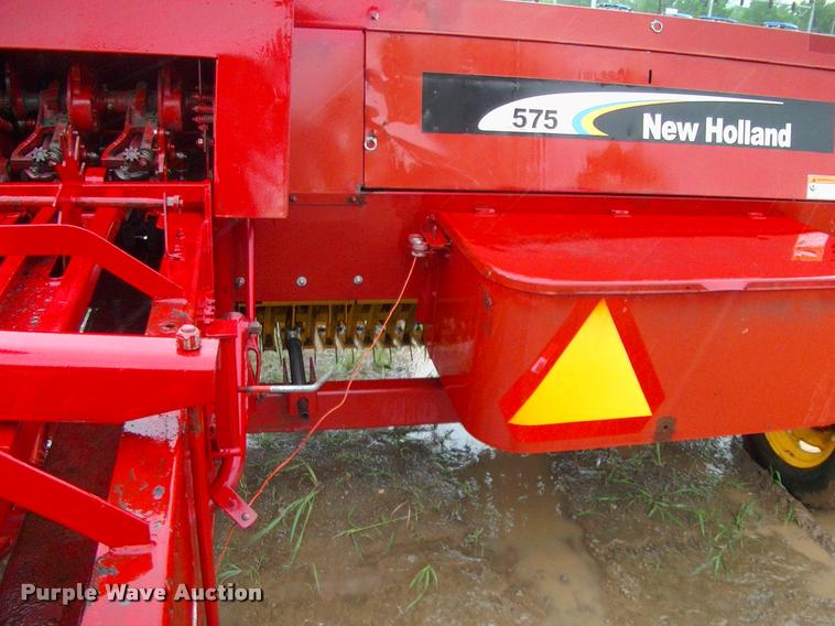 image for item DK9639 2007 New Holland 575 small square baler