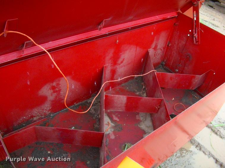 image for item DK9639 2007 New Holland 575 small square baler