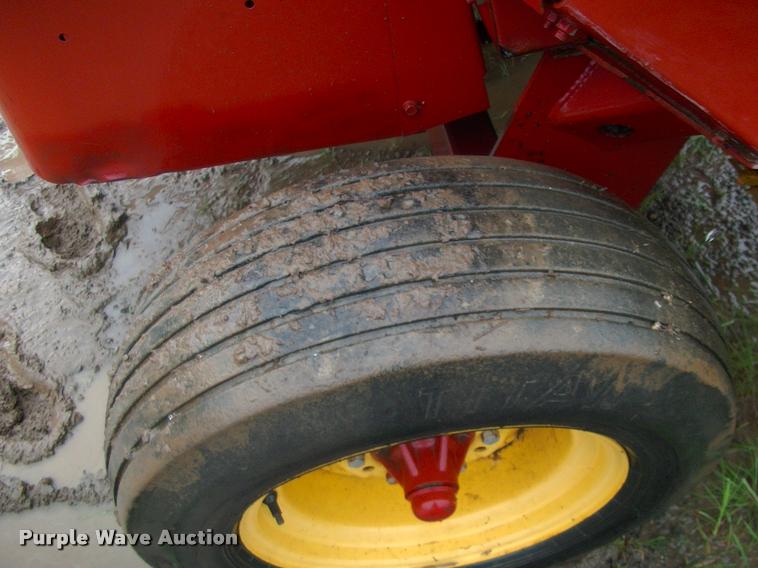 image for item DK9639 2007 New Holland 575 small square baler