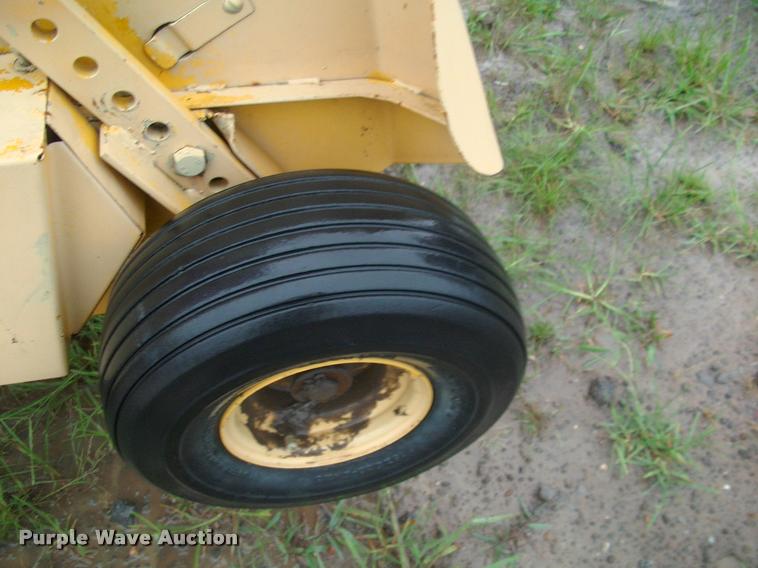 image for item DK9639 2007 New Holland 575 small square baler