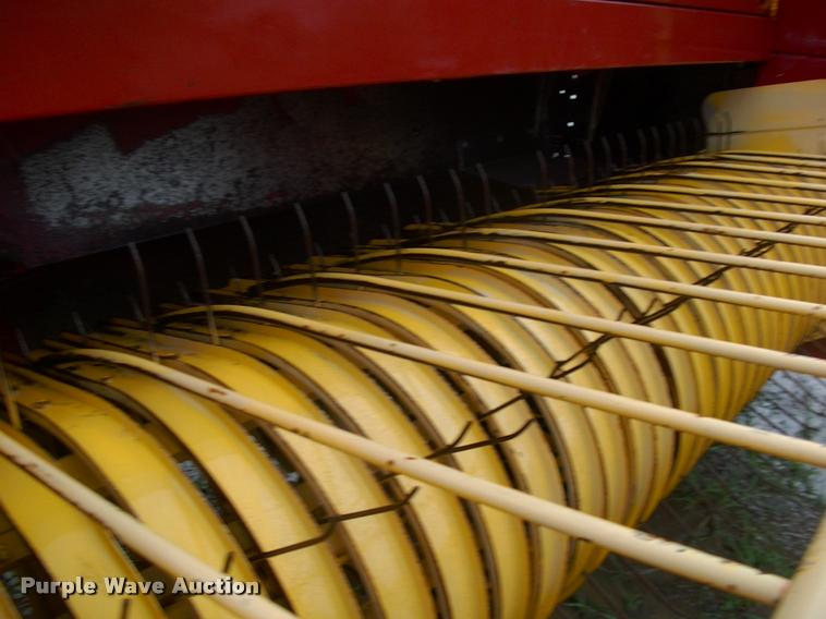 image for item DK9639 2007 New Holland 575 small square baler