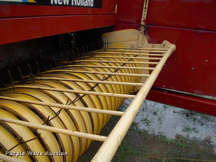 image for item DK9639 2007 New Holland 575 small square baler