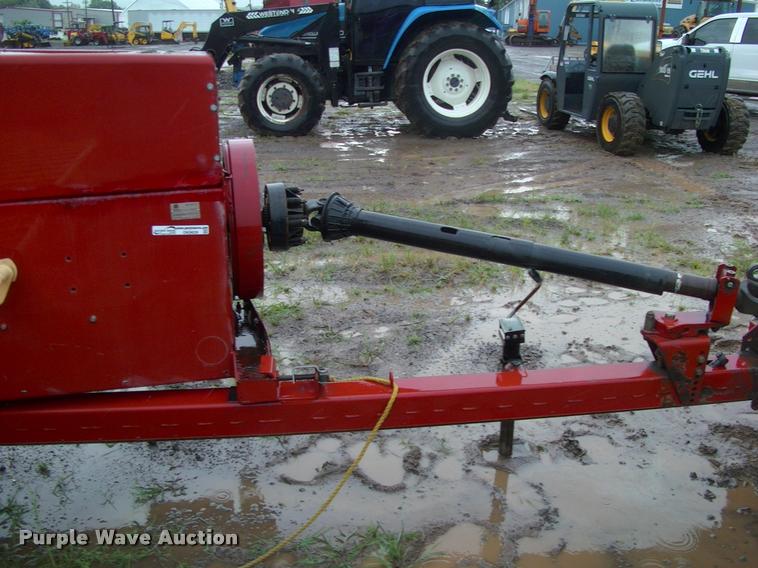 image for item DK9639 2007 New Holland 575 small square baler