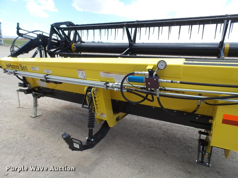image for item DL9105 2014 Honey Bee WS30 grain belt swather head