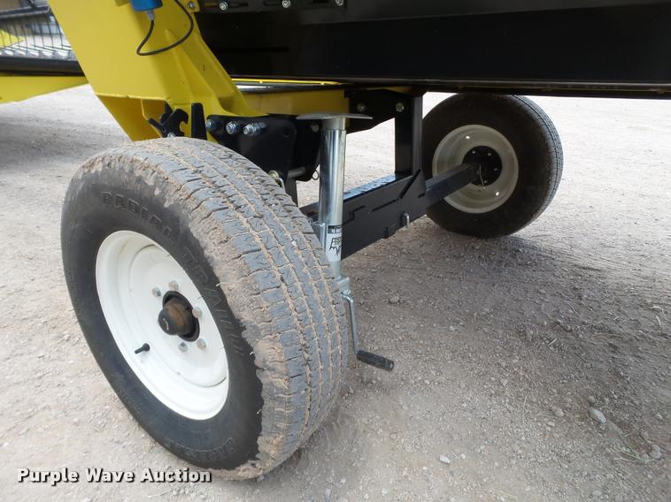 image for item DL9105 2014 Honey Bee WS30 grain belt swather head