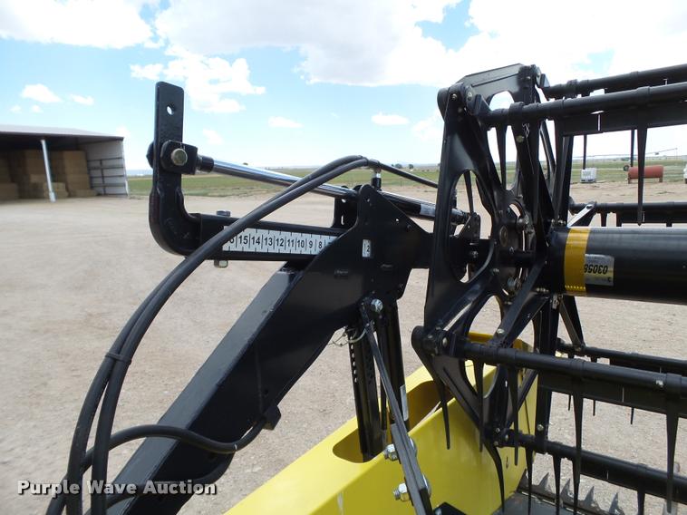 image for item DL9105 2014 Honey Bee WS30 grain belt swather head