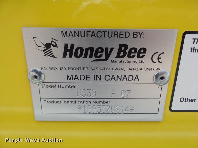image for item DL9105 2014 Honey Bee WS30 grain belt swather head