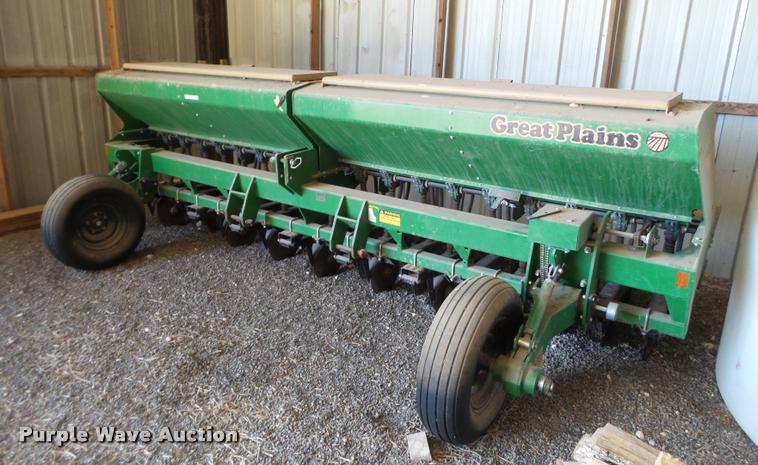 image for item DL9122 Great Plains Solid Stand 1500 drill