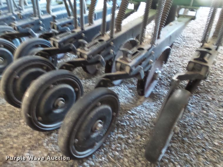 image for item DL9122 Great Plains Solid Stand 1500 drill