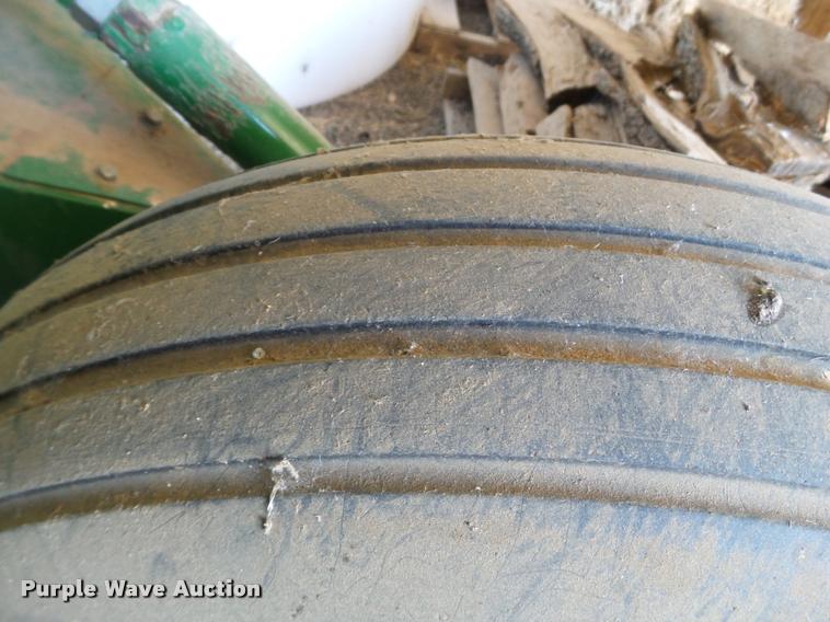 image for item DL9122 Great Plains Solid Stand 1500 drill