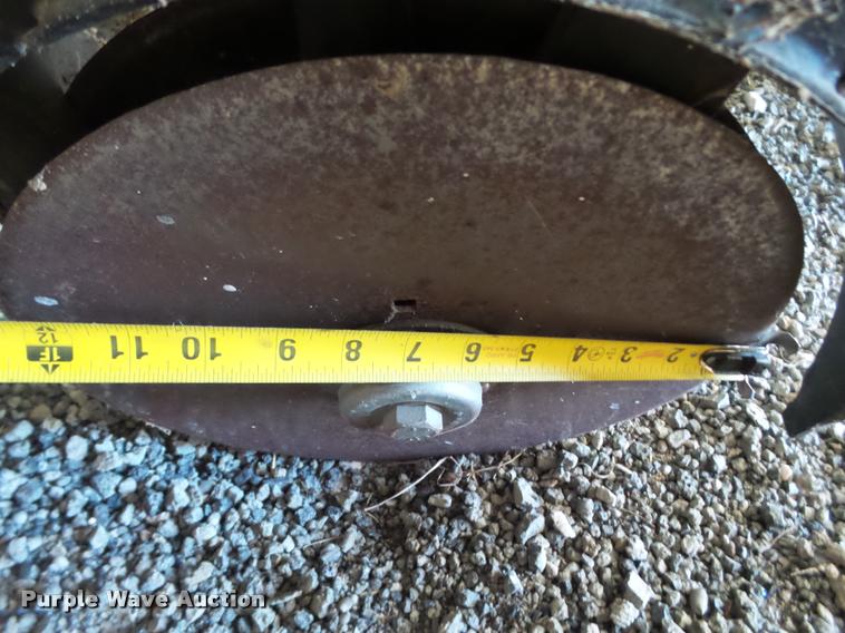 image for item DL9122 Great Plains Solid Stand 1500 drill