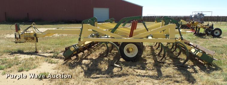 image for item DL9132 Roll-a-cone chisel plow