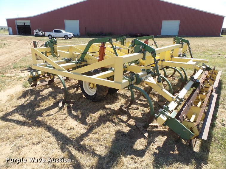 image for item DL9132 Roll-a-cone chisel plow