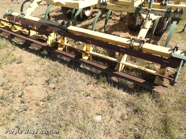 image for item DL9132 Roll-a-cone chisel plow