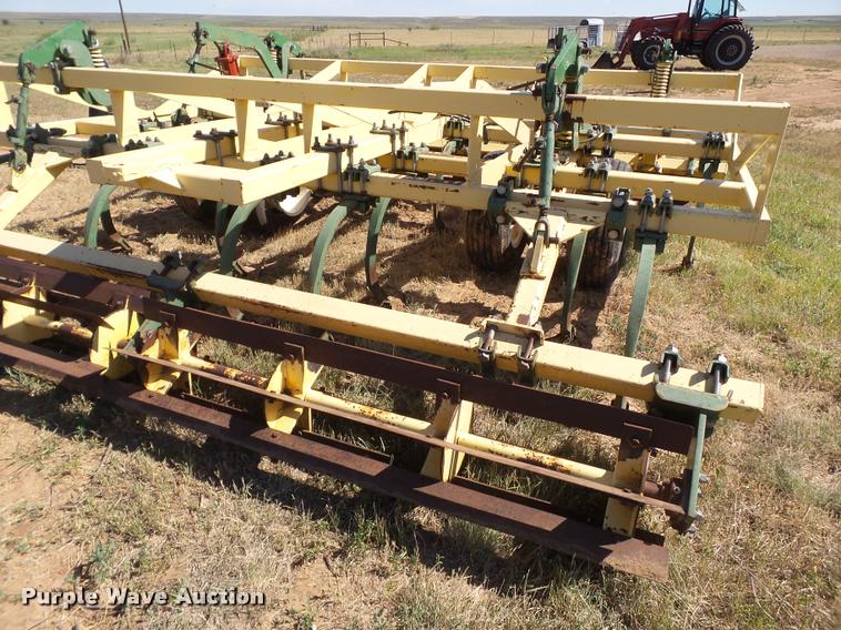 image for item DL9132 Roll-a-cone chisel plow