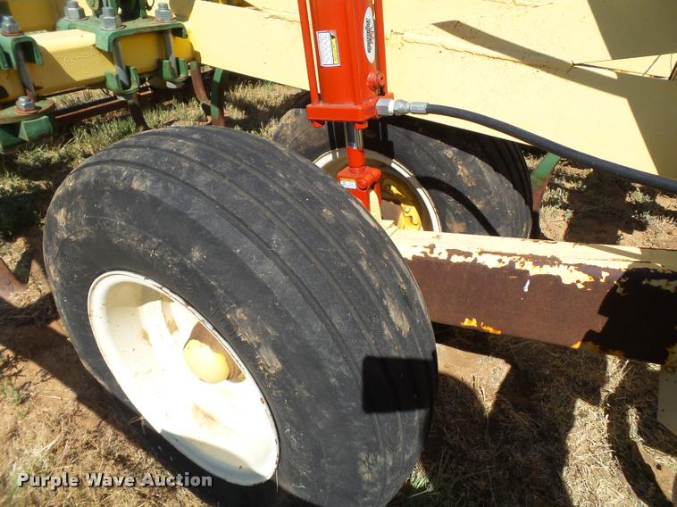 image for item DL9132 Roll-a-cone chisel plow